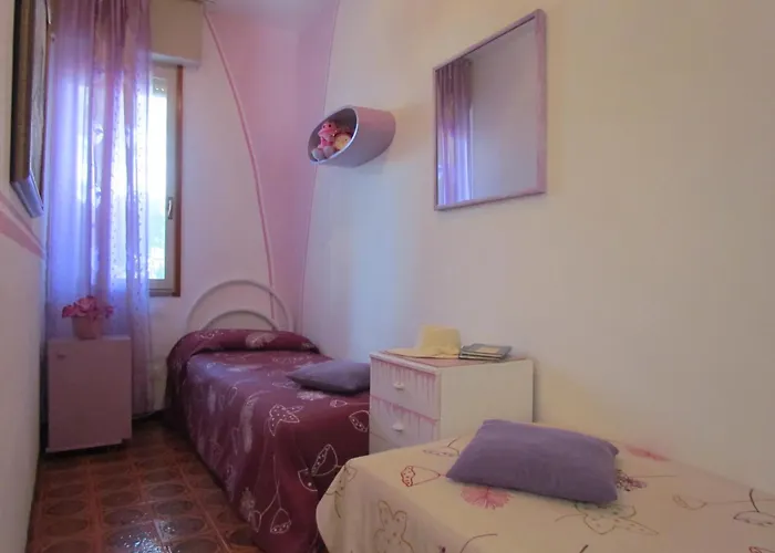 Dina * Μπιμπιόνε